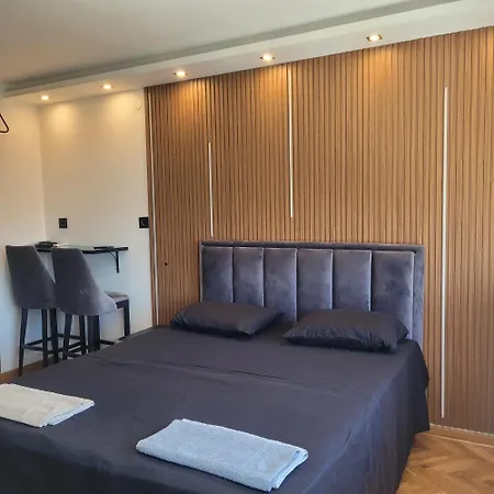 1001 Apartment *
